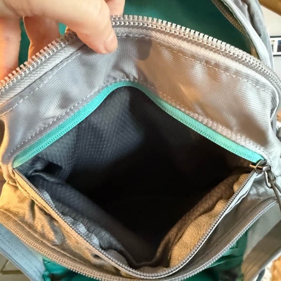 Gregory Signal Mineral Gray Backpack 32L - Compartments to Organize Everything! - Picture 8 of 11